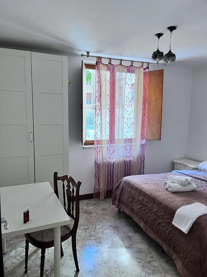 バーリ B& B Castello 1 Bed & Breakfast 0*,  イタリア